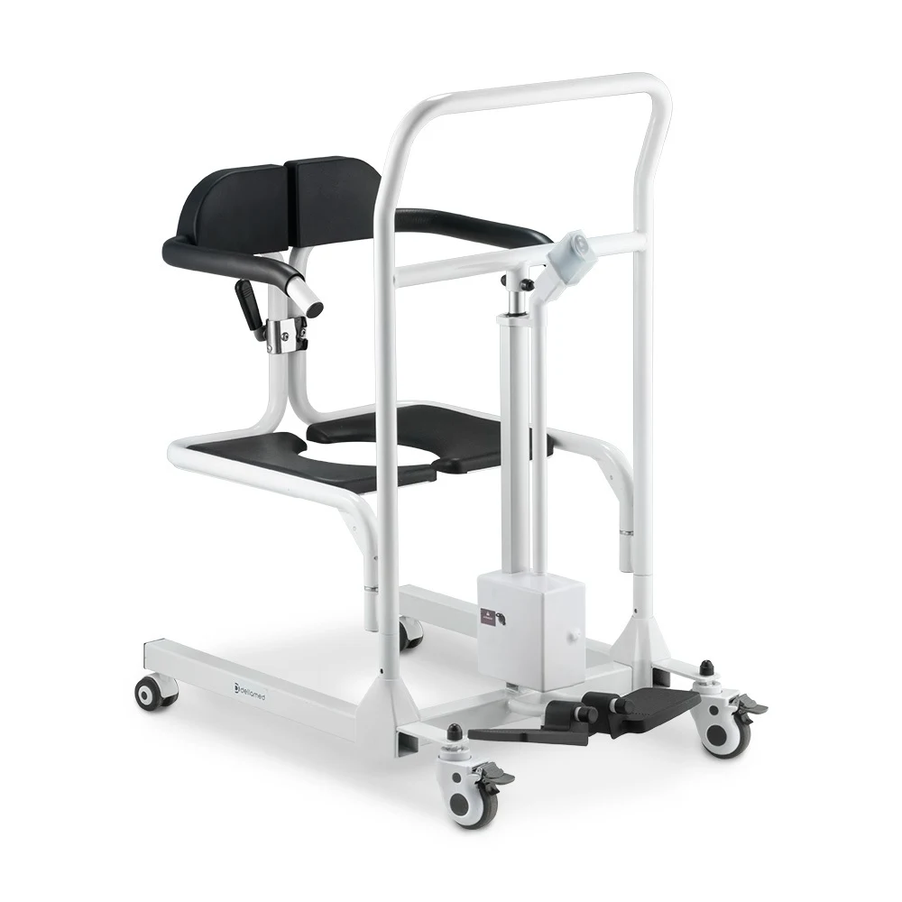 CADEIRA DE TRANSFERÊNCIA DELLAMED MULTIUSO COM ELEVAÇÃO ELETRÔNICA ATÉ 135 KG ASSENTO 48,5CM BRANCO E PRETO D80